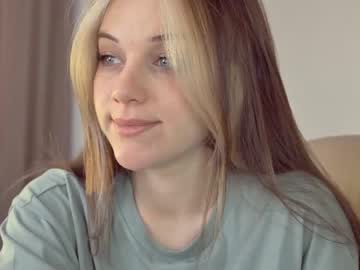 Naked cam girl mia_milagros image #1558640