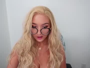 Naked cam girl siennaissubmissive image #3950587