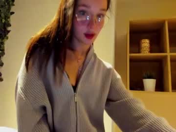 Naked cam girl ellie_leen image #1234771