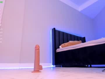 Naked cam girl aerri_lee image #1849646