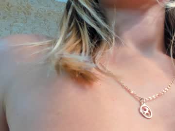 Naked cam girl dossennn image #2293444