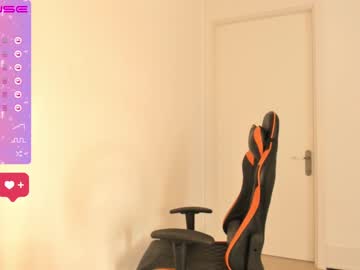 Naked cam girl mei_tin image #3668549