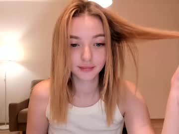 Naked cam girl olli_ver image #2955037