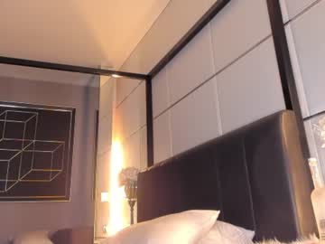 Naked cam girl lil_mayaa image #2335457