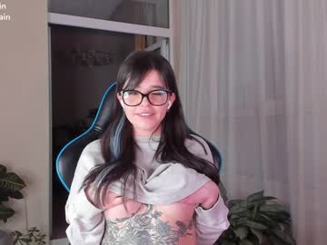Naked cam girl aavee image #3095401