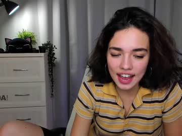 Naked cam girl ella_flar_ image #3214710