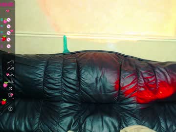 Naked cam girl cristal_moli image #3720953