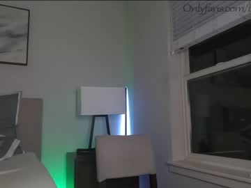 Naked cam couple ari_lovexo image #2784909