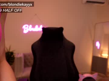 Naked cam girl blondiekayy image #1844041
