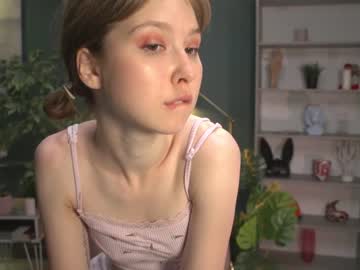 Naked cam girl silk_geisha image #2117378