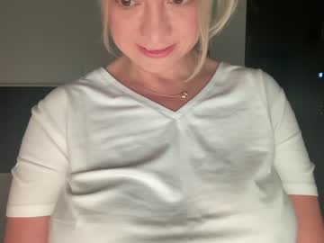 Naked cam girl kiradivine image #2626827