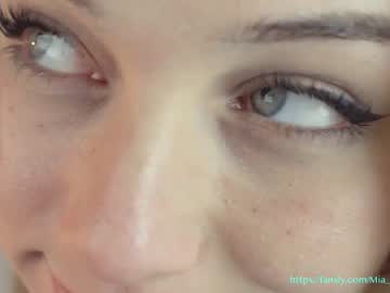 Naked cam girl mia_milagros image #1696007
