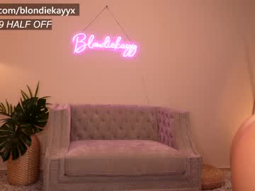 Naked cam girl blondiekayy image #1843941