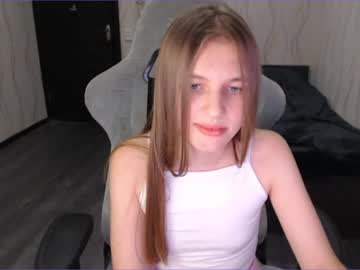 Naked cam girl kylie_mine image #2776138