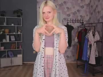 Naked cam girl honneylight image #4016944