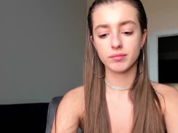 Naked cam girl coy_amina_ image #3583513