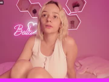 Naked cam girl bella_adams_ image #1900508