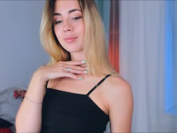 Naked cam girl emmi_rosee image #2940662
