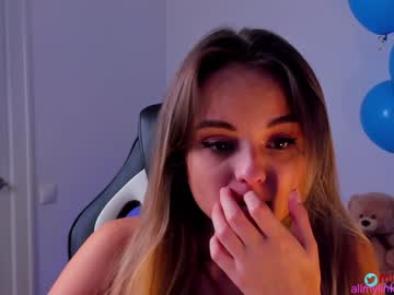 Naked cam girl misss_vikki image #2833750