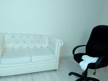 Naked cam girl oliviabr0wn image #3110813