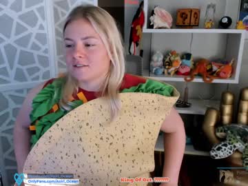 Naked cam girl asiri_ocean image #170097