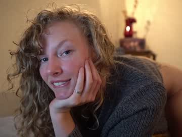 Naked cam girl sistinehashands image #2732141