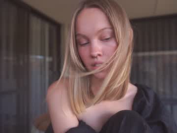 Naked cam girl bibi_it_is image #3755621