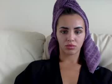 Naked cam girl camelia_caramel_ image #1992473