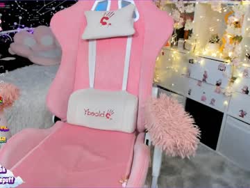 Naked cam girl littleflufflepuff image #3374357