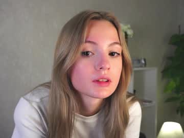 Naked cam girl esmeblond image #4019104