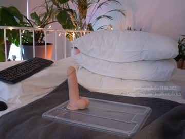 Naked cam girl _deepthroatgalactica image #2013805