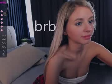 Naked cam girl coy_tessa_ image #3784380