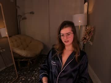 Naked cam girl zlata_luna image #428296
