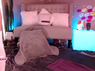 Naked cam girl aubrilee image #2219624