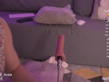 Naked cam girl lil_eva image #2611953