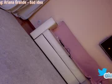 Naked cam girl hollyextra image #2533712