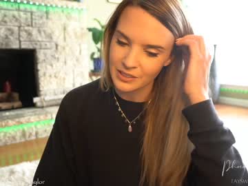 Naked cam girl phoenix_taylor image #1745193