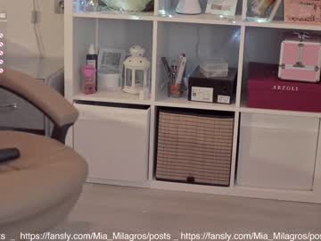 Naked cam girl mia_milagros image #2377353
