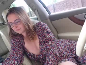 Naked cam girl juicy_peach88 image #2222977