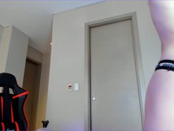 Naked cam girl naomi_25 image #2335815