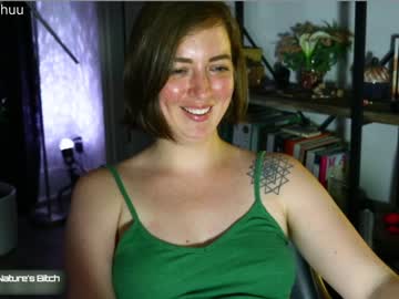 Naked cam girl maeveminx image #2255625