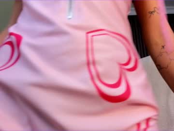 Naked cam girl koko_chanel1 image #1917893