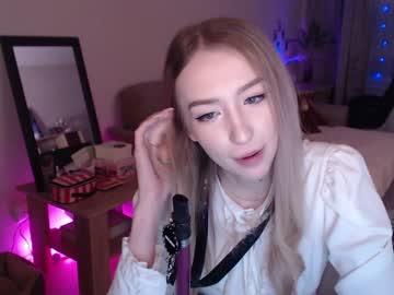 Naked cam girl gudeeetama image #243548