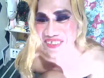 Naked cam tranny hugecockforyouxx image #3933080
