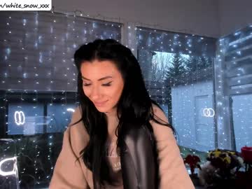 Naked cam girl white_snow_ image #571050