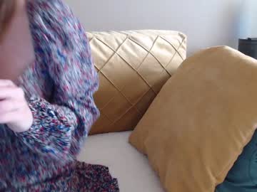 Naked cam girl juicy_peach88 image #2767371
