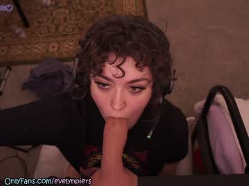 Naked cam girl evelynpiers image #3467620