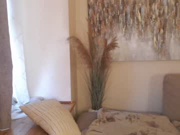 Naked cam girl stacimarierose image #1735579