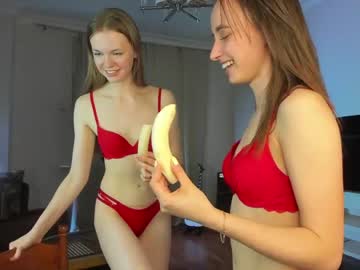 Naked cam girl look_at_show image #3928013