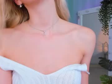 Naked cam girl emmi_rosee image #1194784